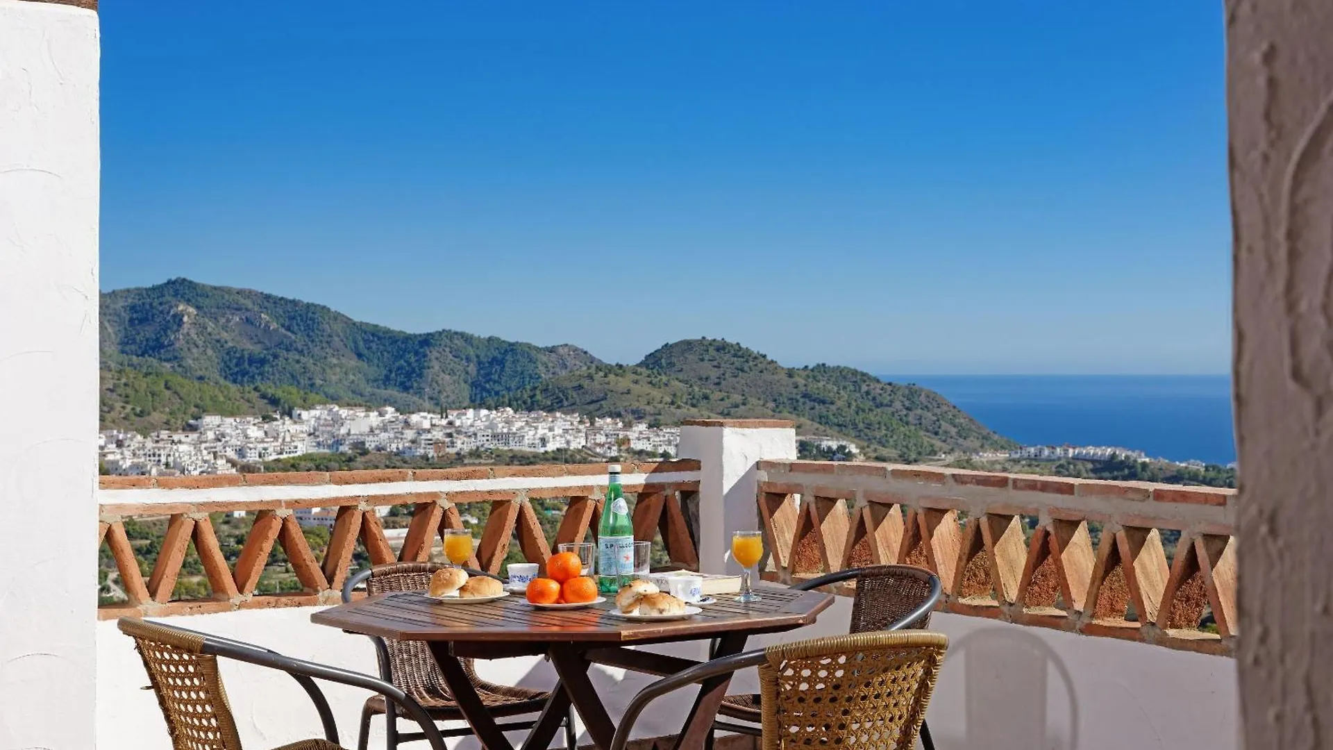The Strawberry Villa Private Pool Garden Views Frigiliana