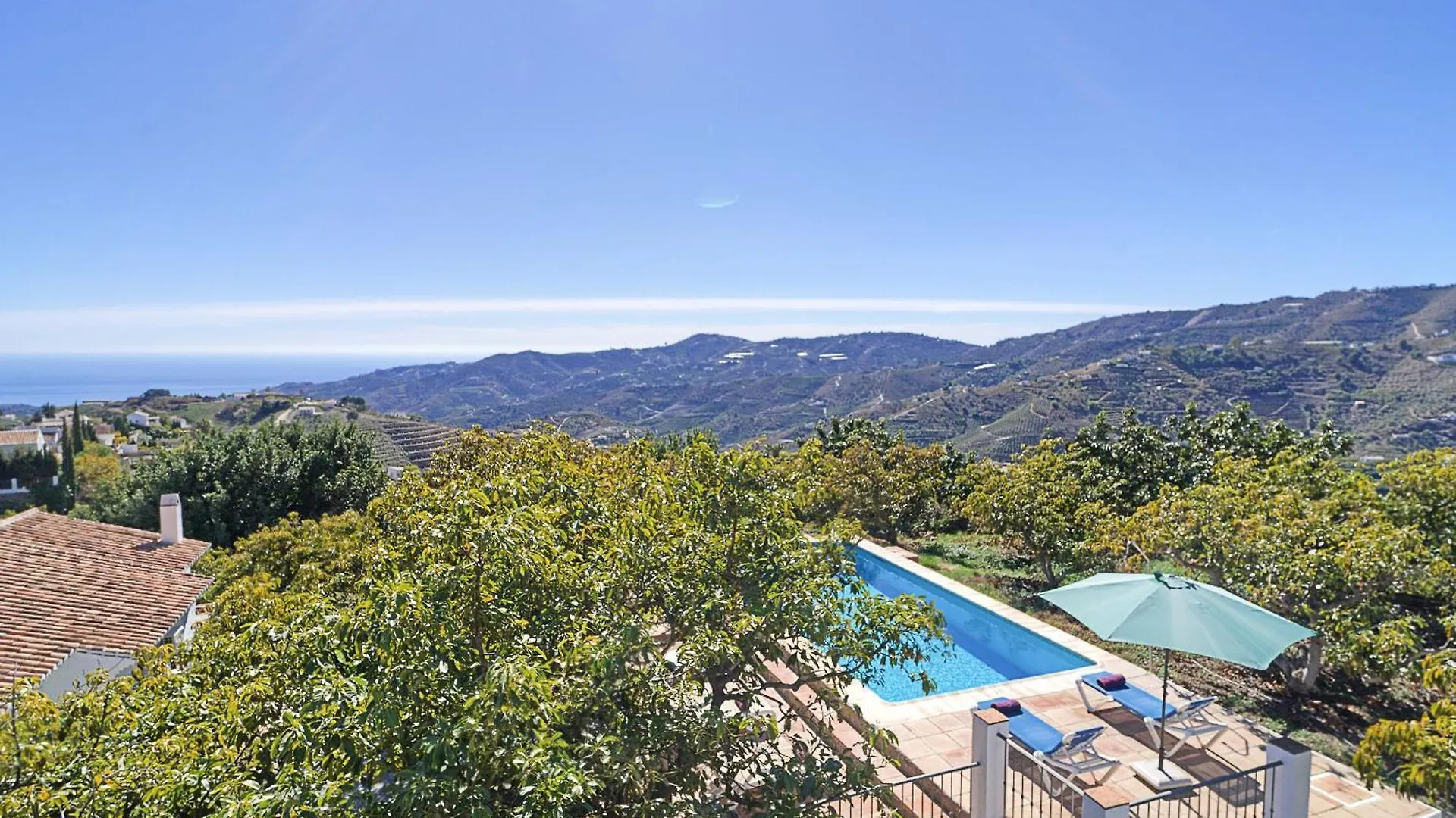 The Strawberry Villa Private Pool Garden Views Frigiliana İspanya